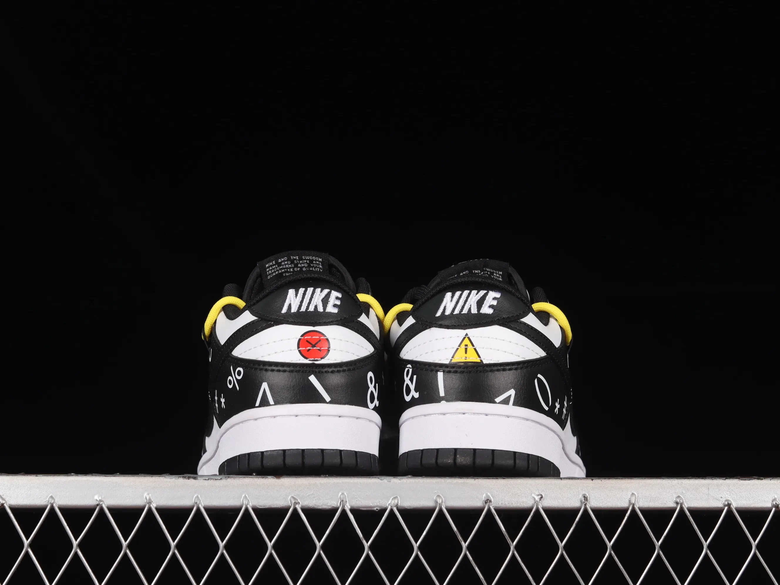 All Categories Nk SB Dunk Series Nk SB Dunk Low Low-top sneakers Nk Dunk Low Black and White Panda Code Customized version of deconstructed strap casual sneakers DD1391-100